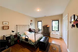 542 N Kilkea Dr, Los Angeles, CA 90048 - Photo 19