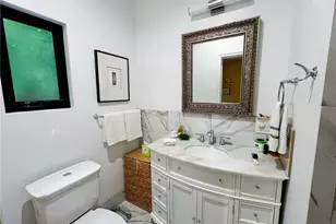 542 N Kilkea Dr, Los Angeles, CA 90048 - Photo 17