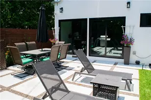 542 N Kilkea Dr, Los Angeles, CA 90048 - Photo 59