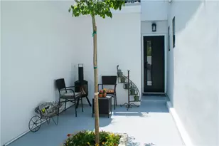 542 N Kilkea Dr, Los Angeles, CA 90048 - Photo 33