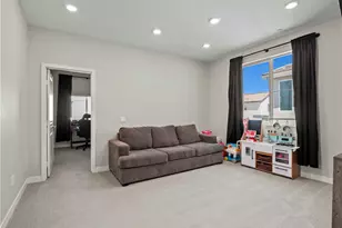 27717 Knoll View Pl, Valencia, CA 91381 - Photo 11