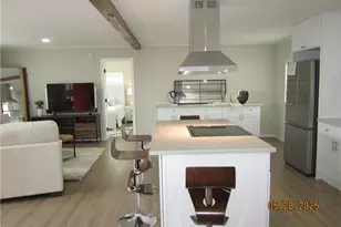 24303 Woolsey Canyon Rd, Canoga Park, CA 91304 - Photo 5