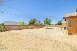 9950 Karen Ave, California City, CA 93505 - Photo 41