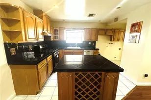 22427 Vanowen St, West Hills, CA 91307 - Photo 7