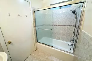 22427 Vanowen St, West Hills, CA 91307 - Photo 19