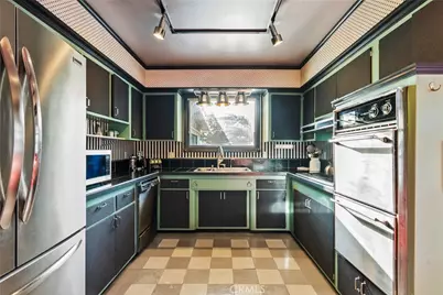 9548 Cedros Avenue, Panorama City, CA 91402 - Photo 17