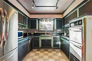 9548 Cedros Ave, Panorama City, CA 91402 - Photo 17