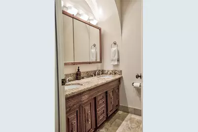 7702 Via Napoli #66, Burbank, CA 91504 - Photo 19