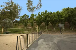 7702 Via Napoli, Burbank, CA 91504 - Photo 5