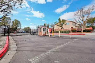 11465 Fox Hollow Ln, Pacoima, CA 91331 - Photo 23