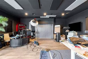 5633 Newcastle Ln, Calabasas, CA 91302 - Photo 17