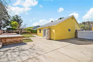 31906 Green Hill Dr, Castaic, CA 91384 - Photo 23