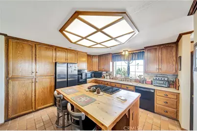 11720 Honeybee Lane, Juniper Hills, CA 93543 - Photo 21