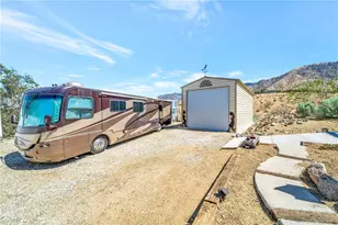 11720 Honeybee Ln, Juniper Hills, CA 93543 - Photo 65