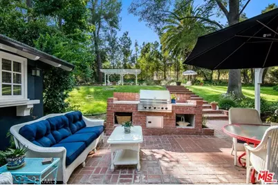 5255 Round Meadow Road, Hidden Hills, CA 91302 - Photo 13