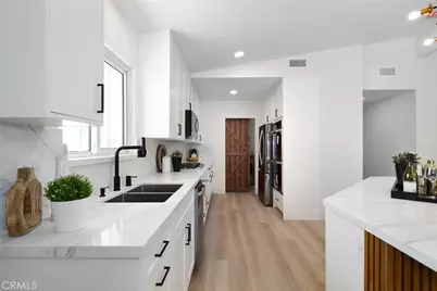 22284 Avenue San Luis, Woodland Hills, CA 91364 - Photo 17