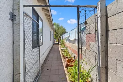 8446 Bradley Avenue, Los Angeles, CA 91352 - Photo 9