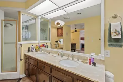 8560 Cherokee Drive, Downey, CA 90241 - Photo 35