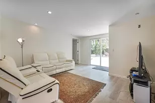 18352 Bessemer St, Tarzana, CA 91335 - Photo 13