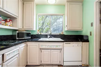 6402 Graves Avenue, Van Nuys, CA 91406 - Photo 11