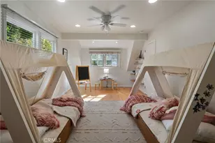 12139 Hollyglen Pl, Studio City, CA 91604 - Photo 31