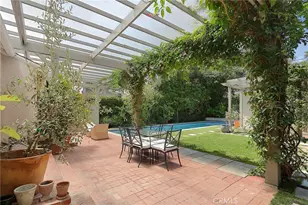 12139 Hollyglen Pl, Studio City, CA 91604 - Photo 35