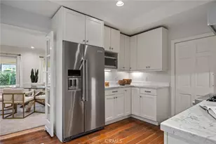 12139 Hollyglen Pl, Studio City, CA 91604 - Photo 17