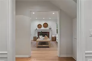 12139 Hollyglen Pl, Studio City, CA 91604 - Photo 9