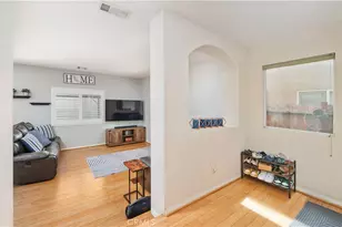 13748 Amanda Ln, Sylmar, CA 91342 - Photo 11