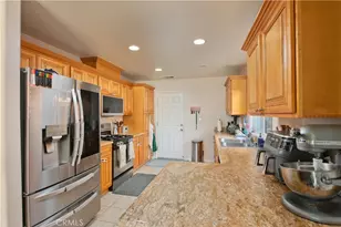 13748 Amanda Ln, Sylmar, CA 91342 - Photo 5