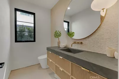 13024 Bloomfield Street, Studio City, CA 91604 - Photo 7