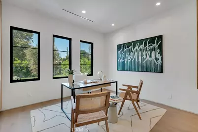 13024 Bloomfield Street, Studio City, CA 91604 - Photo 3