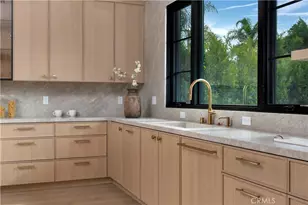 13024 Bloomfield St, Studio City, CA 91604 - Photo 15