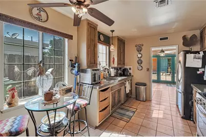 17349 Hartland Street, Van Nuys, CA 91406 - Photo 7