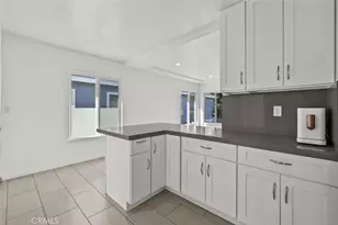 325 N Glenwood Pl, Burbank, CA 91506 - Photo 23