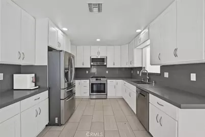 325 N Glenwood Place, Burbank, CA 91506 - Photo 19