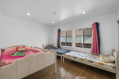 325 N Glenwood Place, Burbank, CA 91506 - Photo 11