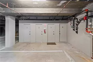 1040 N Curson Ave, West Hollywood, CA 90046 - Photo 25