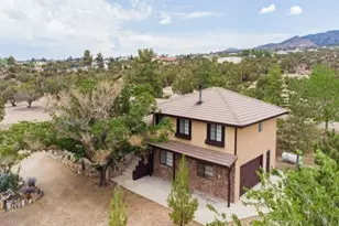 984 Pinon Rd, Pinon Hills, CA 92372 - Photo 1