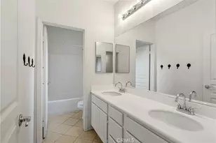 27446 Acacia Dr, Valencia, CA 91354 - Photo 31