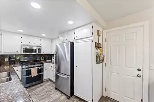 22617 Copper Hill Dr, Saugus, CA 91350 - Photo 9