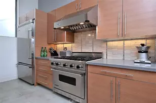 1152 N La Cienega Blvd, West Hollywood, CA 90069 - Photo 13