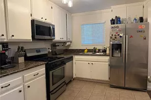 21203 Trumpet Dr, Newhall, CA 91321 - Photo 7