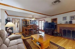 22542 Burbank Blvd, Woodland Hills, CA 91367 - Photo 3