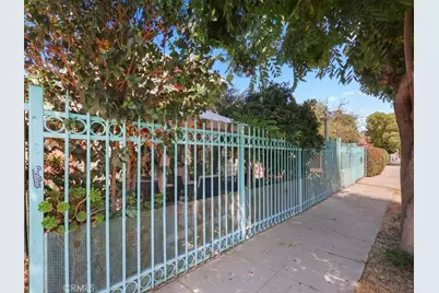 2245 W 27th Street, Los Angeles, CA 90018 - Photo 65