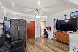 2245 W 27th St, Los Angeles, CA 90018 - Photo 13