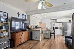 2245 W 27th St, Los Angeles, CA 90018 - Photo 11