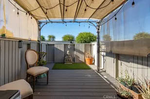 6041 Fountain Park Street, Woodland Hills, CA 91367 - Photo 19