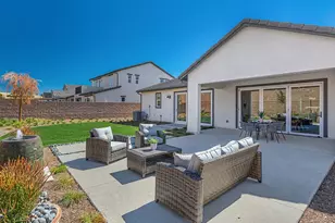 28904 Saddle Cir, Castaic, CA 91384 - Photo 5