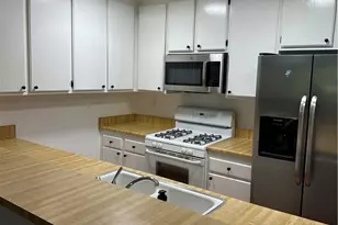 7050 Shoup Ave, Canoga Park, CA 91303 - Photo 5